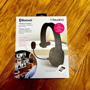 Bluetooth wireless headset noise canceling boom mic & Bluetooth dongle. NIB.